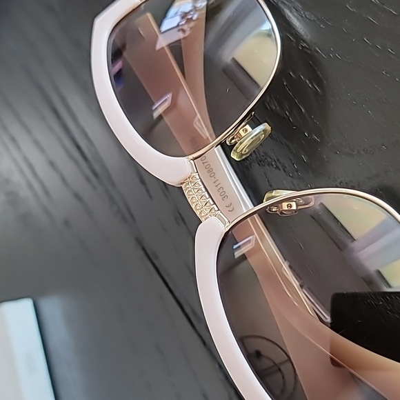 Sunglasses - Picture 6 of 6